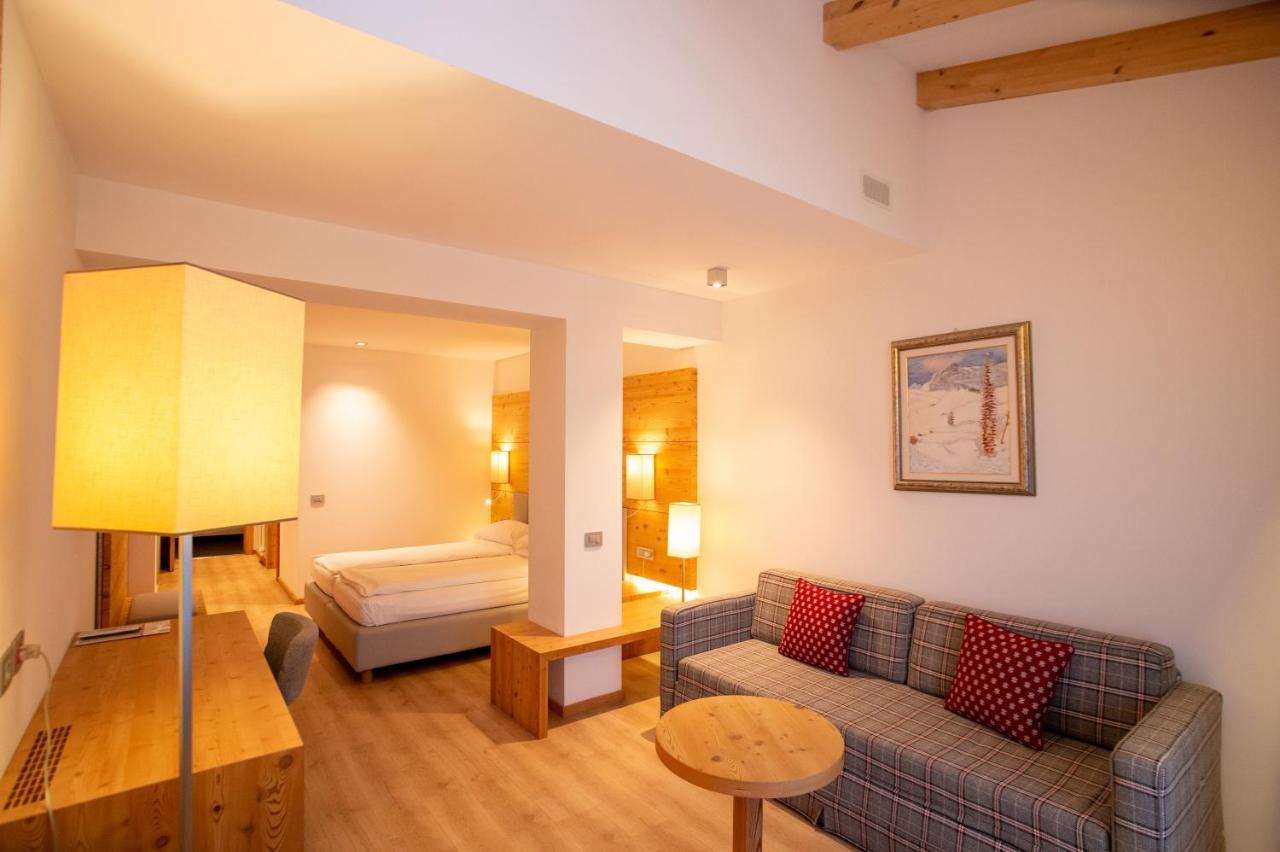 Hotel Europeo Alpine Charme & Wellness Pinzolo Exterior photo