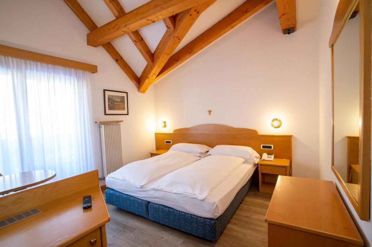 Hotel Europeo Alpine Charme & Wellness Pinzolo Exterior photo