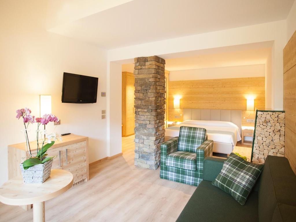 Hotel Europeo Alpine Charme & Wellness Pinzolo Room photo