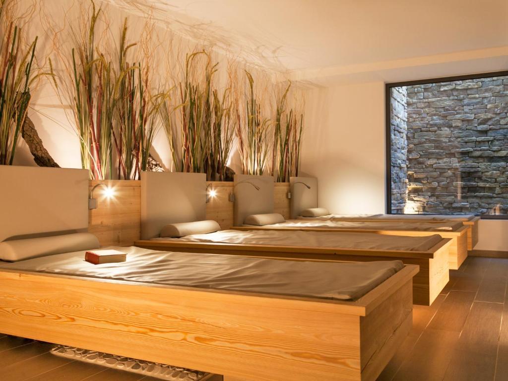 Hotel Europeo Alpine Charme & Wellness Pinzolo Exterior photo